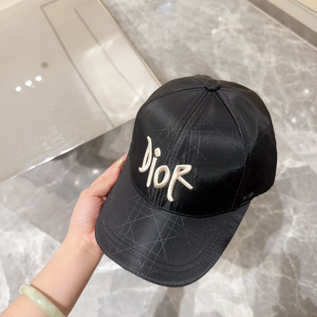 Christian Dior Caps